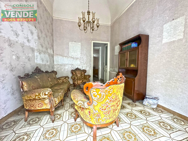 Casa Indipendente su due livelli con terrazzo